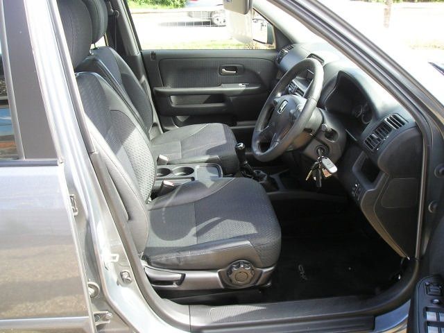 2004 Honda CR-V image 5