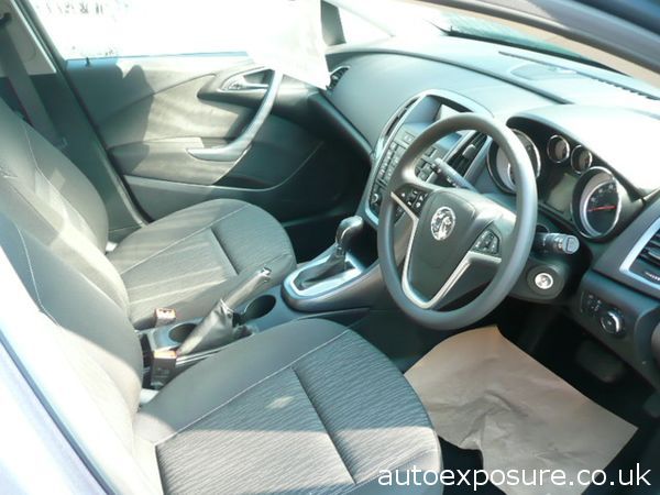 2014 VAUXHALL ASTRA 1.6i 16V image 3