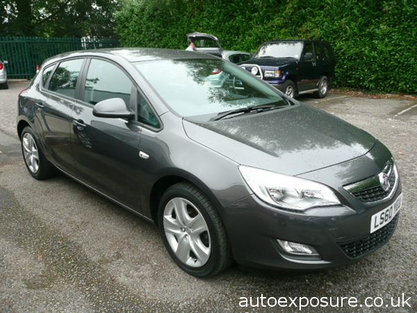 2010 VAUXHALL ASTRA 1.6i 16V image 1
