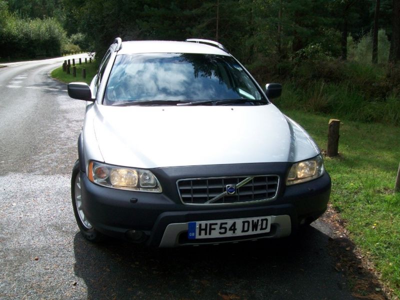2005 Volvo XC70 image 2