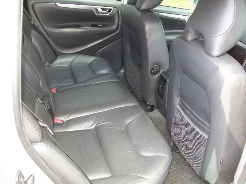 2005 Volvo XC70 image 7
