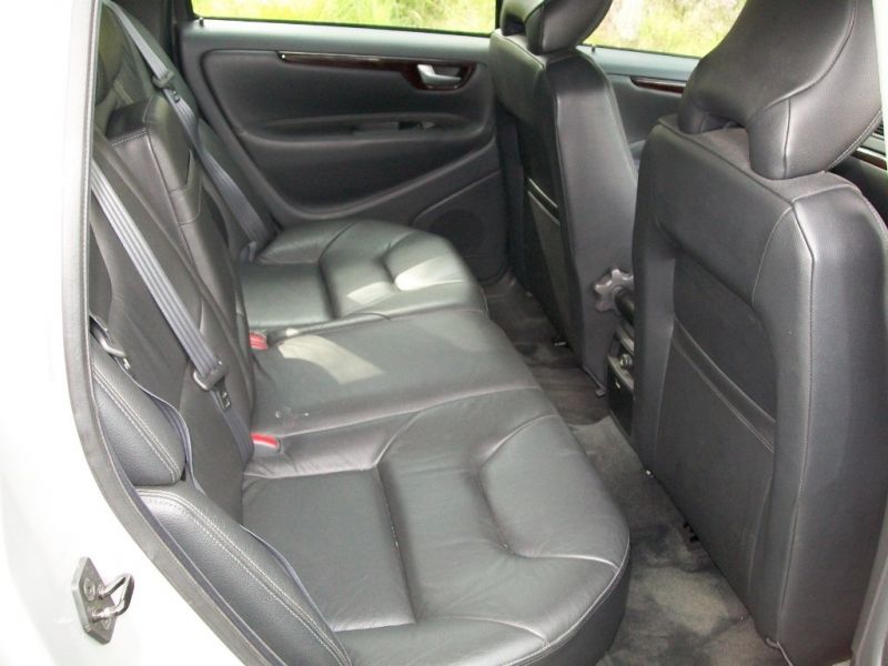 Volvo V70 SE image 3