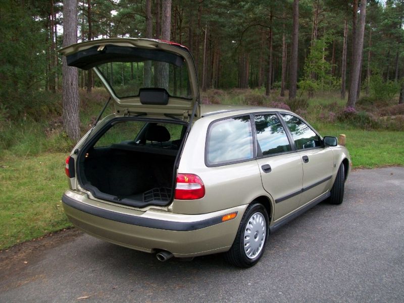 Volvo V40 Low Mileage image 4