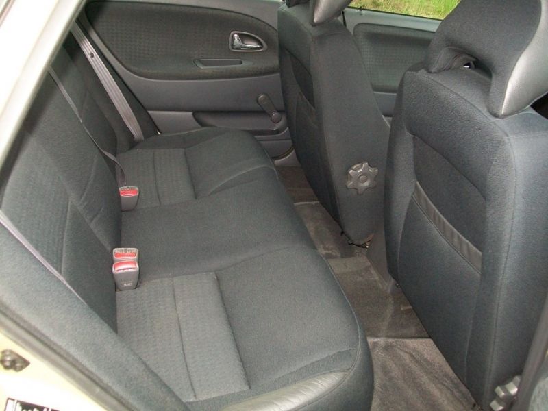 Volvo V40 Low Mileage image 6