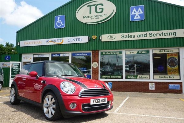 2011 Mini Cooper D image 1