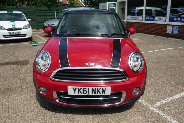 2011 Mini Cooper D image 2