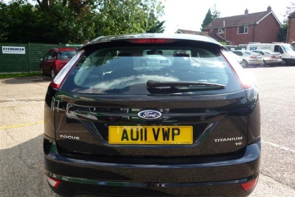 2011 Ford Focus Titanium image 3