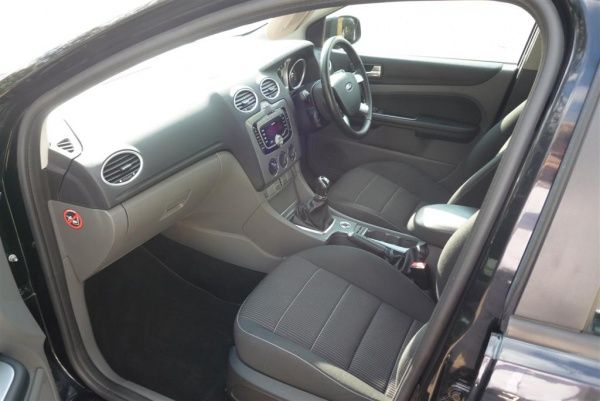 2011 Ford Focus Titanium image 6