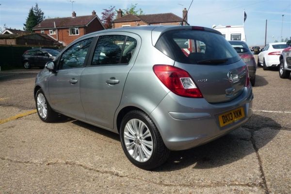 2013 Vauxhall Corsa SE image 4