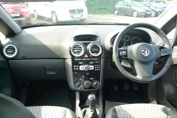 2013 Vauxhall Corsa SE image 6