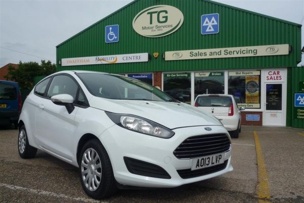 2013 Ford Fiesta Style image 1