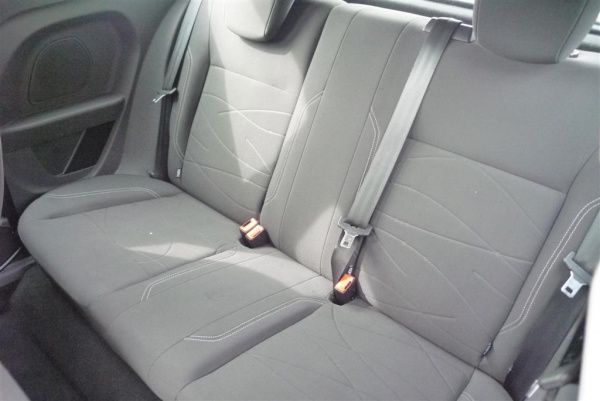2013 Ford Fiesta Style image 8