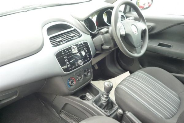 2010 Fiat Punto Evo Active image 5