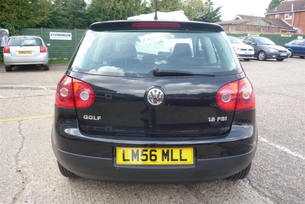 2007 Volkswagen Golf S FSI image 3