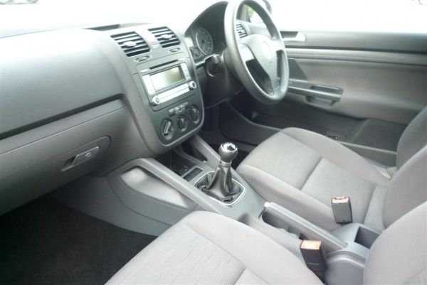 2007 Volkswagen Golf S FSI image 6