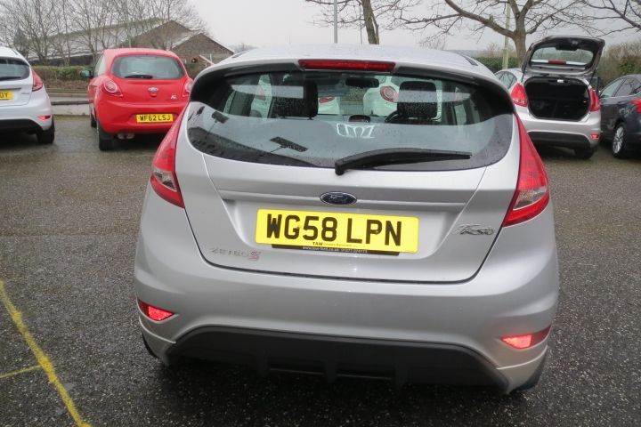 2009 Ford Fiesta image 4