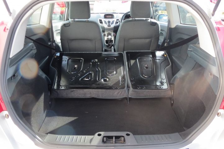 2009 Ford Fiesta image 9