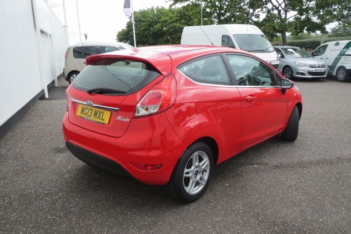 2013 Ford Fiesta image 3