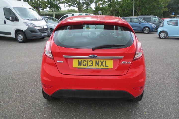 2013 Ford Fiesta image 4