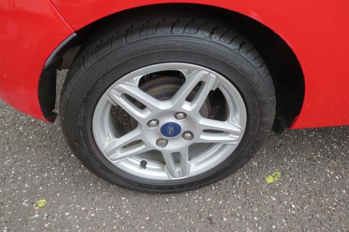 2013 Ford Fiesta image 5