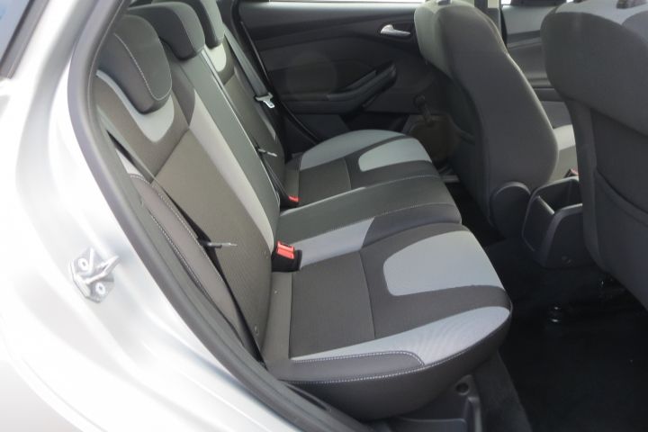 2012 Ford Focus image 8