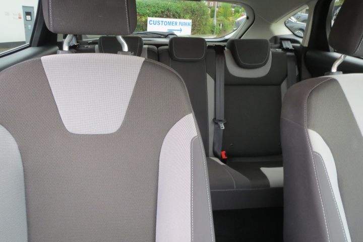 2012 Ford Focus image 7