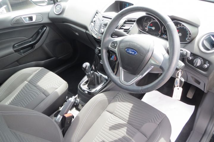 2013 Ford Fiesta image 5