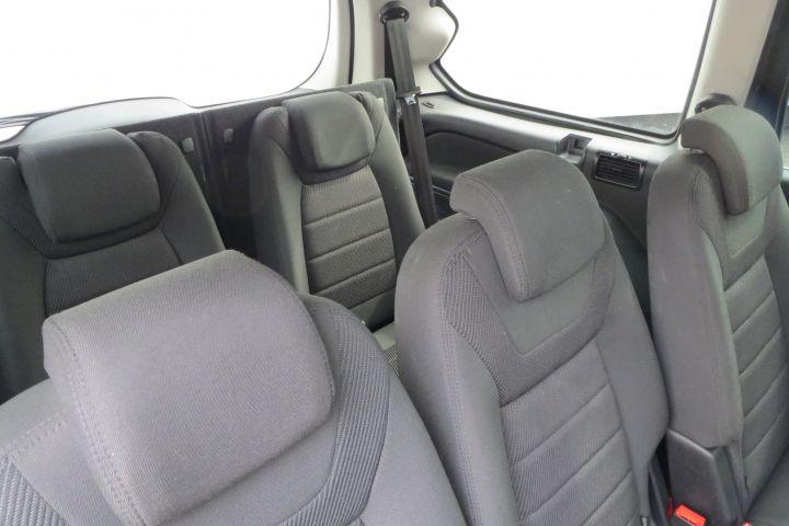 2010 Ford Galaxy image 8