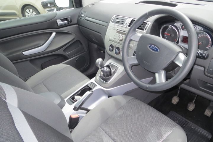 2010 Ford Kuga image 6