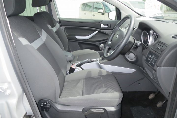 2010 Ford Kuga image 7