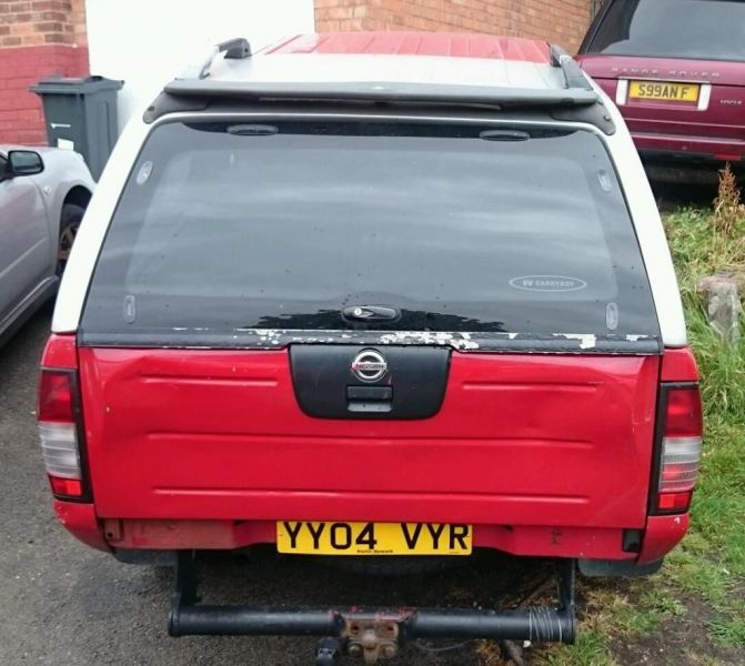 2004 Nissan Navara crew cab diesel image 4