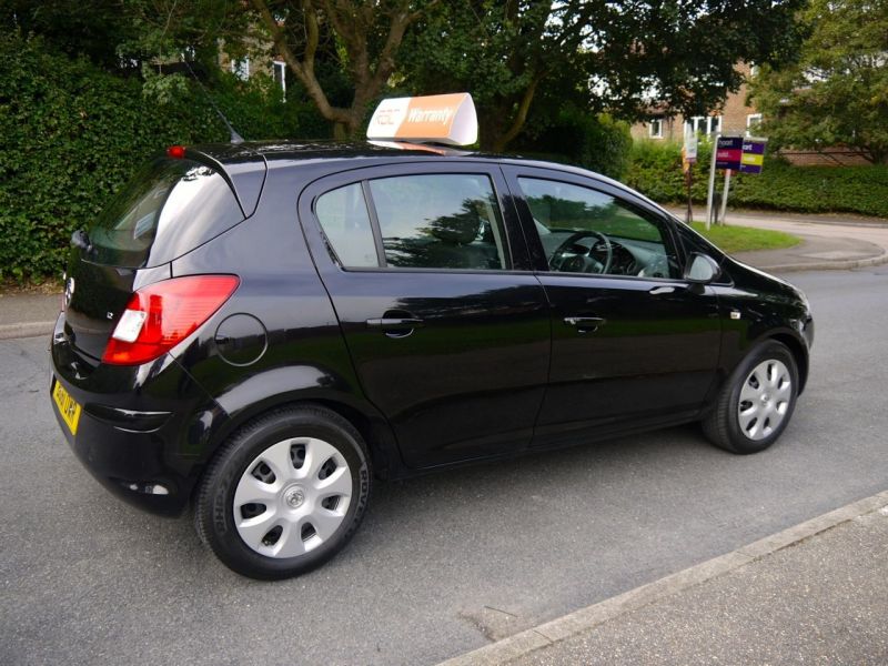 2011 Vauxhall Corsa 1.2 ecoFLEX image 3