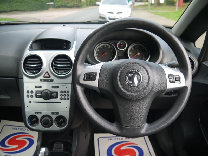 2011 Vauxhall Corsa 1.2 ecoFLEX image 5