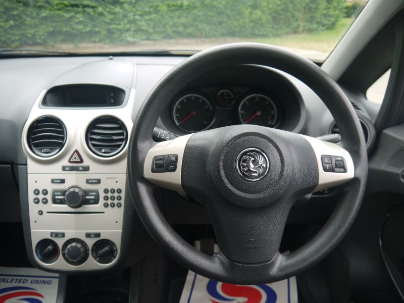 2010 Vauxhall Corsa 1.2i Energy image 5