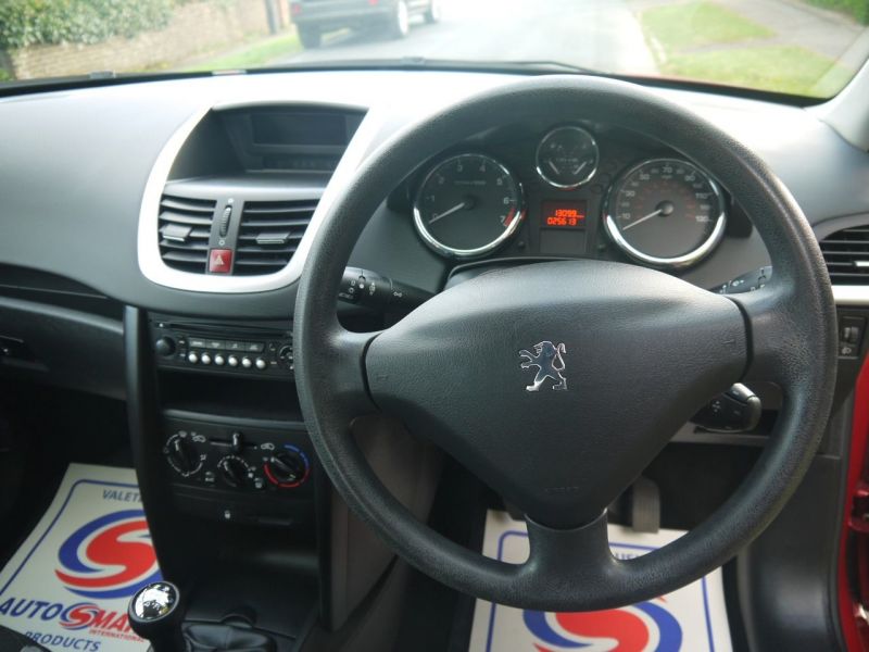 2008 Peugeot 207 1.4 S image 5