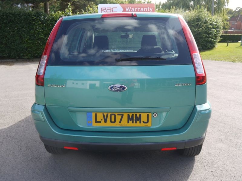 2007 Ford Fusion 1.6 Zetec Climate image 2