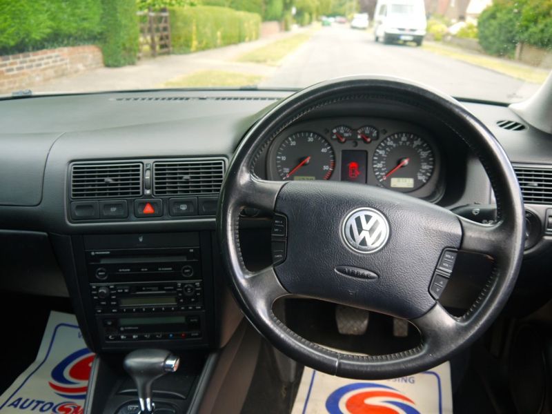 2003 Volkswagen Golf 1.9TDI PD SE image 5