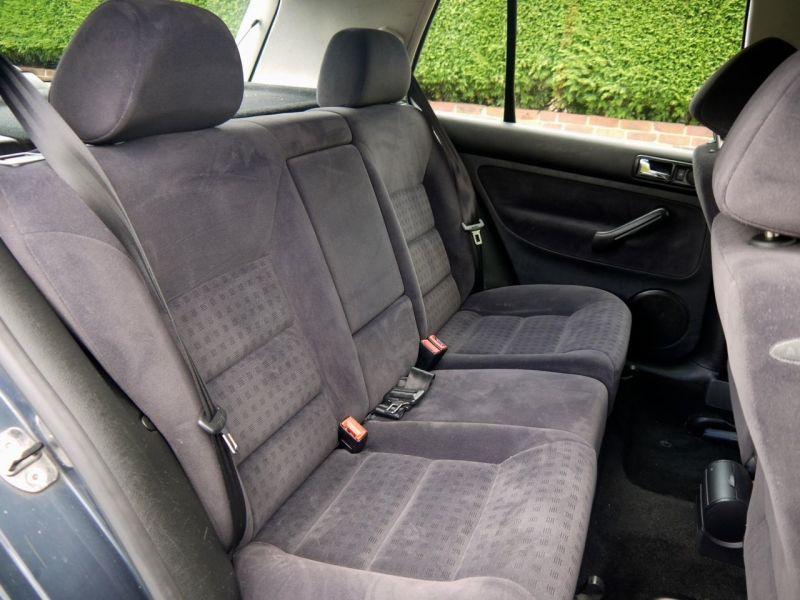 2003 Volkswagen Golf 1.9TDI PD SE image 6