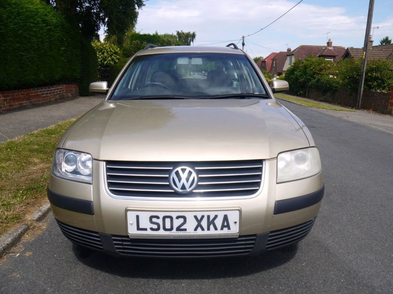 2002 Volkswagen Passat 1.8T S image 1