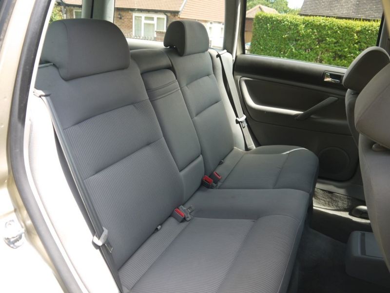 2002 Volkswagen Passat 1.8T S image 6