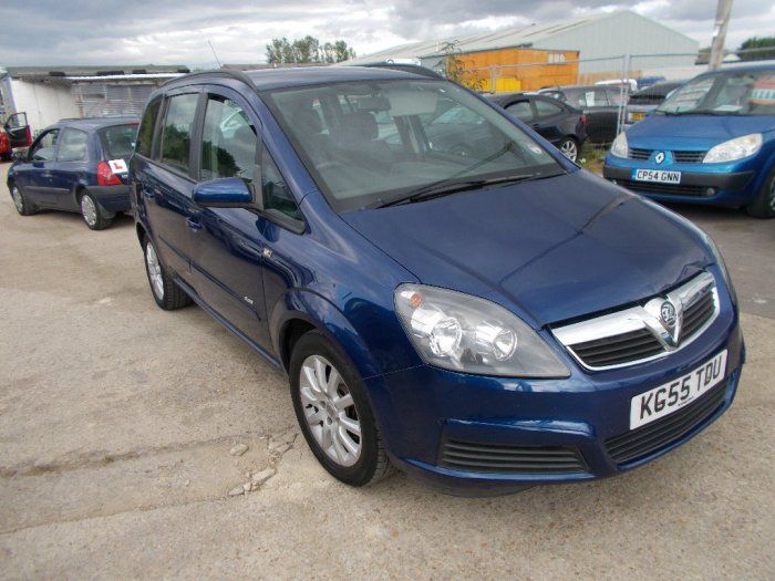 2005 Vauxhall Zafira 1.6 i 16v Club image 1