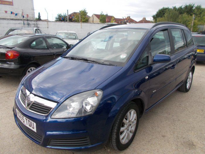 2005 Vauxhall Zafira 1.6 i 16v Club image 2