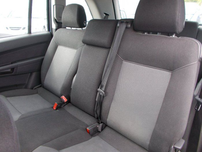 2005 Vauxhall Zafira 1.6 i 16v Club image 6