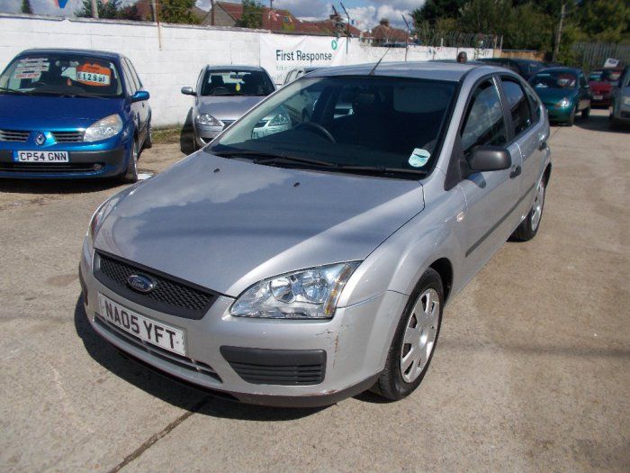 2005 Ford Focus 1.6 LX image 2