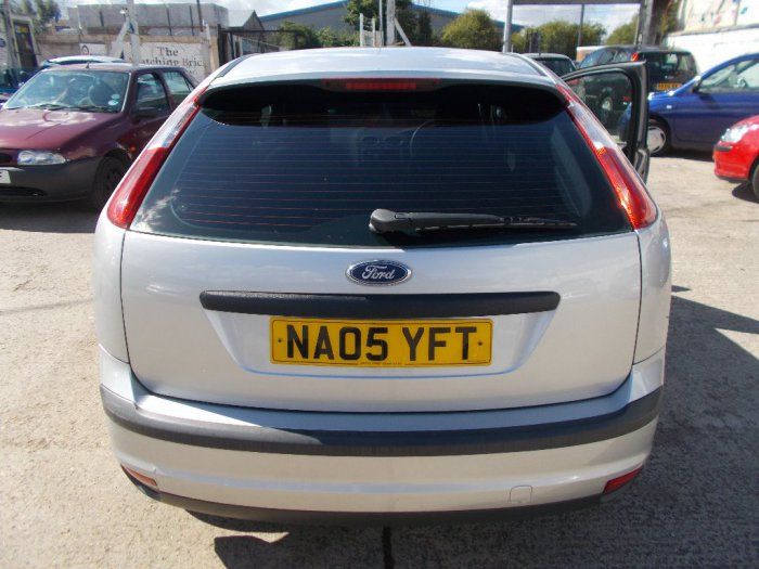 2005 Ford Focus 1.6 LX image 3