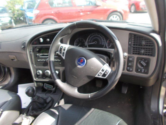 2006 Saab 9-5 1.9 TiD Vector image 4