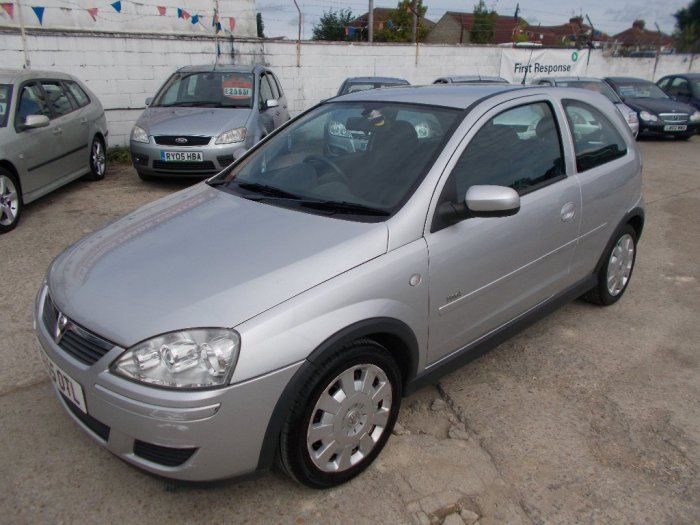 2005 Vauxhall Corsa 1.2 i 16v Design image 2