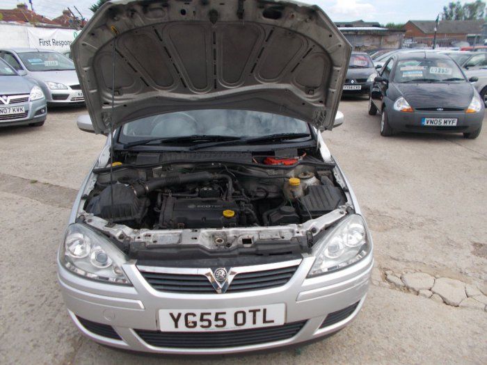 2005 Vauxhall Corsa 1.2 i 16v Design image 8