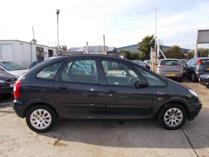 2002 Citroen Xsara Picasso 2.0 HDi Exclusive image 2