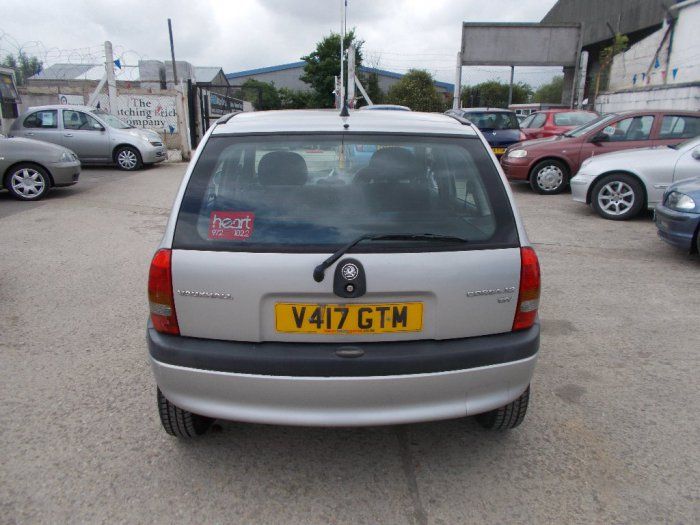 1999 Vauxhall Corsa 1.2 i 16v Club image 3